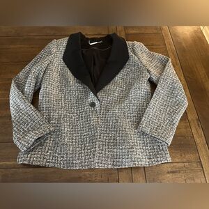 White House Black Market Chic Black and Gray Tweed Blazer